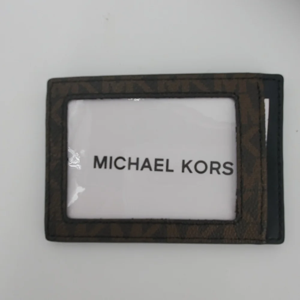 🆕 Michael Kors Billfold with ID Credit Card Gift Set